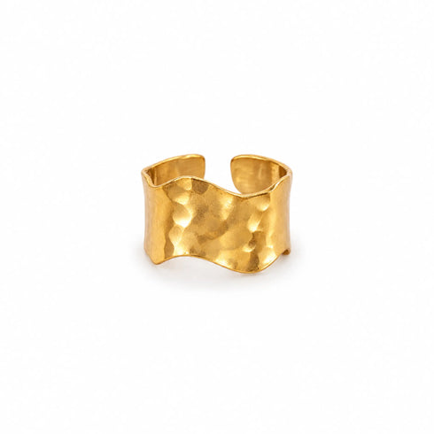Anillo Enigma en Ondas Martillado | Alas de Zafiro